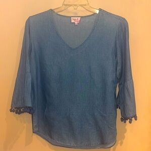 Hester & Orchard light blue cotton combo denim like top w/ cute Pom Poms sz SM